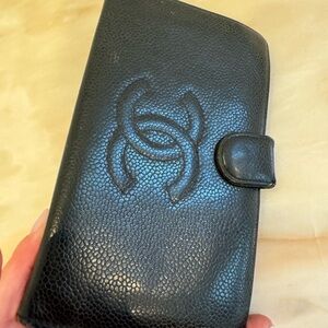 Chanel Black Caviar Leather Bifold women’s wallet pre owned.
